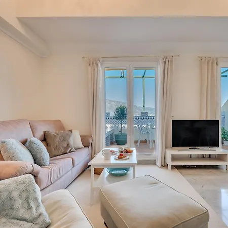 Apartment Cozy 2 Bdrm W Sea Views Next To Puerto Banus Marbella