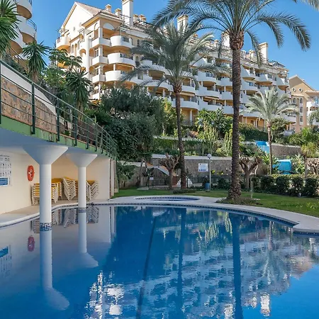 Cozy 2 Bdrm W Sea Views Next To Puerto Banus *