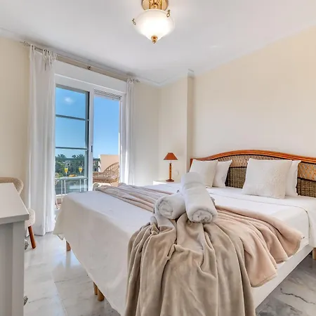 Cozy 2 Bdrm W Sea Views Next To Puerto Banus Marbella