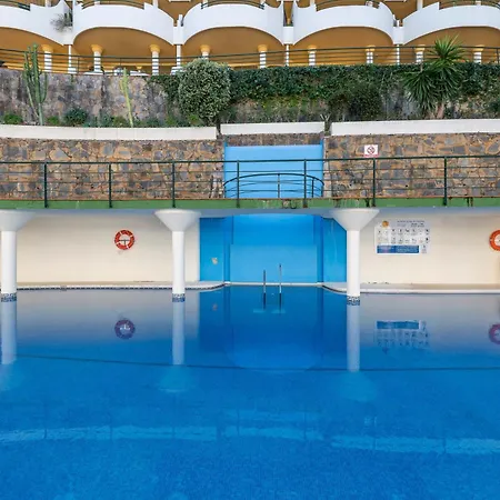Apartment Cozy 2 Bdrm W Sea Views Next To Puerto Banus *