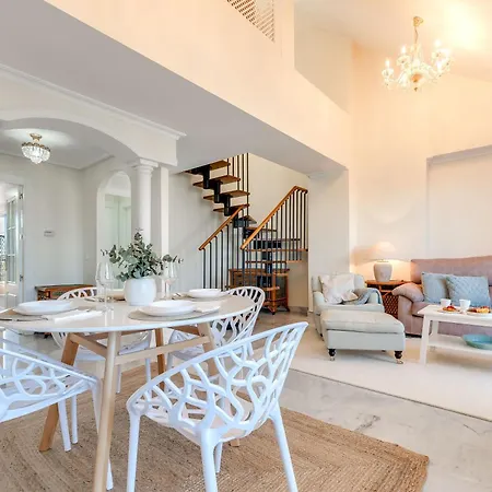 Cozy 2 Bdrm W Sea Views Next To Puerto Banus Apartment *