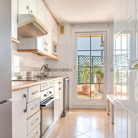 Cozy 2 Bdrm W Sea Views Next To Puerto Banus Apartment