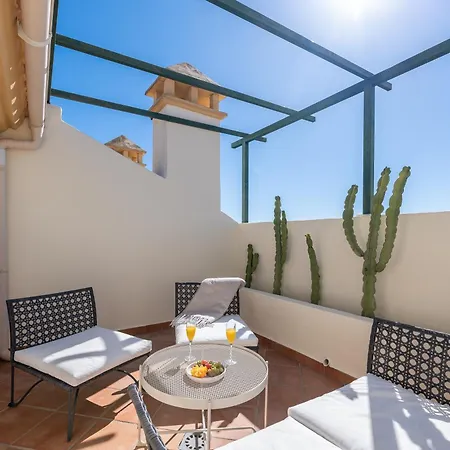 Cozy 2 Bdrm W Sea Views Next To Puerto Banus