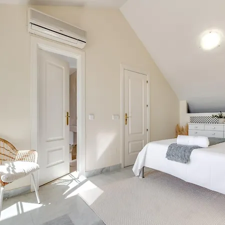 Cozy 2 Bdrm W Sea Views Next To Puerto Banus Apartment *